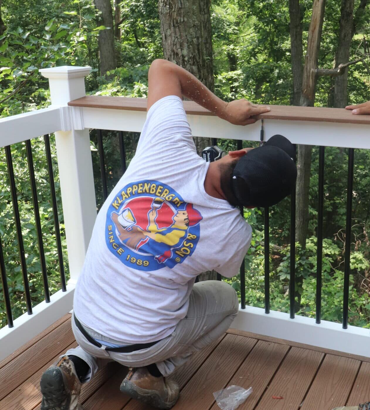 A painting contractor in Nashville that also replaces old handrail with new.