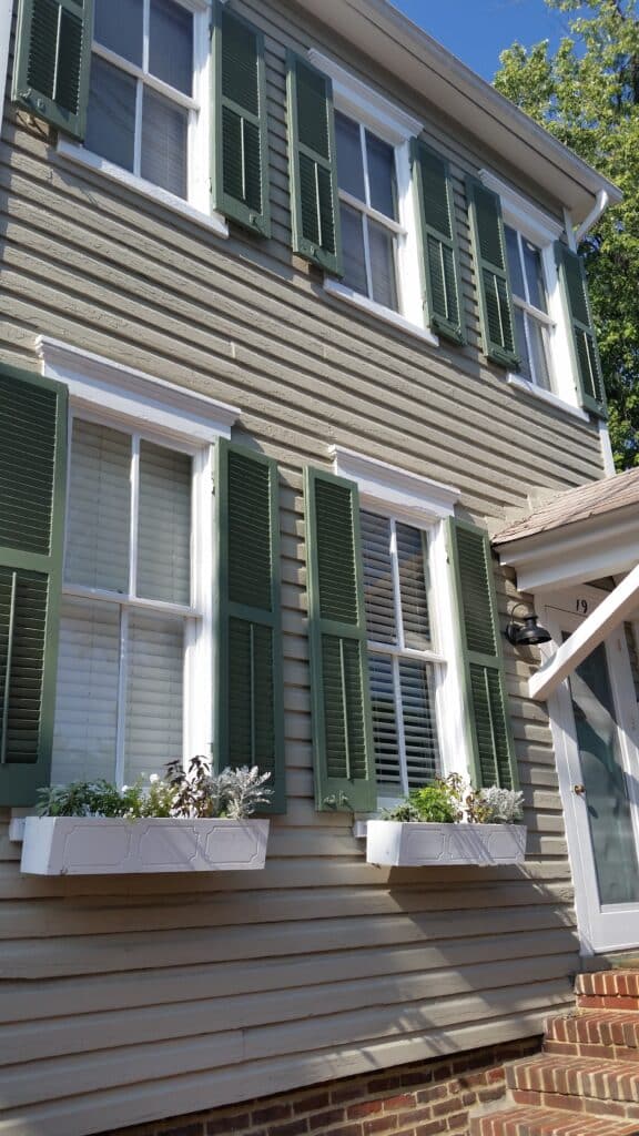 Klappenberger & Son did thei exterior painting in Annapolis historic home.