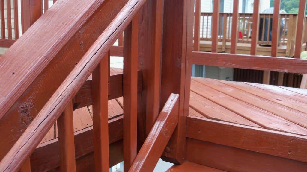 Columbus Deck Sealing company applied redwood stain on this deck
