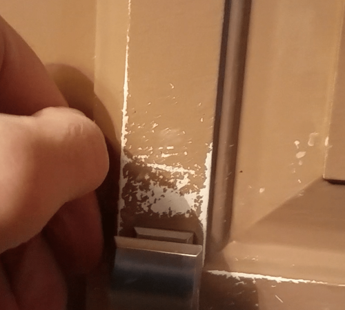 paint scrapping off kitchen cabinets